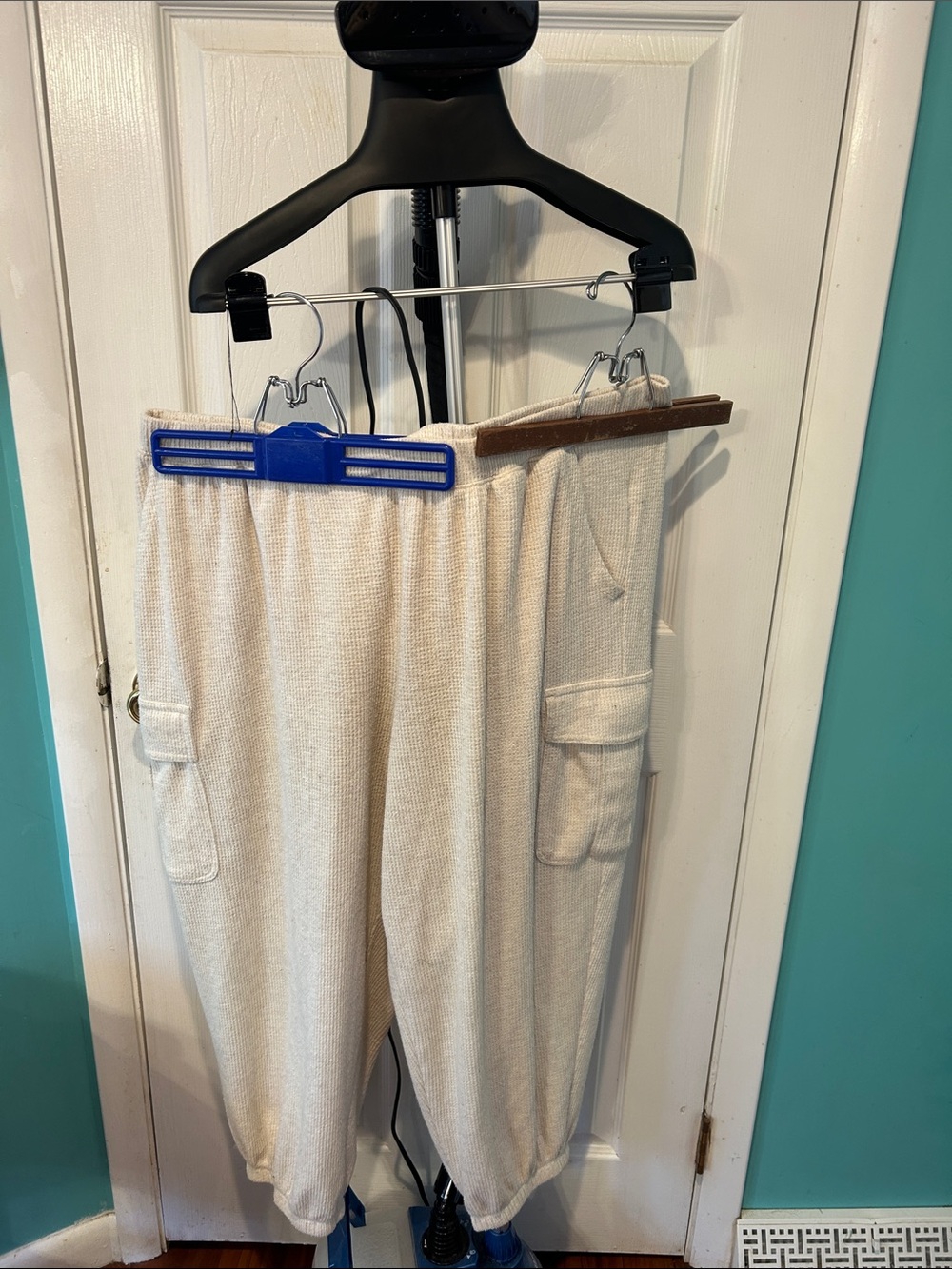 aerie Cream Cargo Knit Joggers with Pockets and Cuffed Ankles